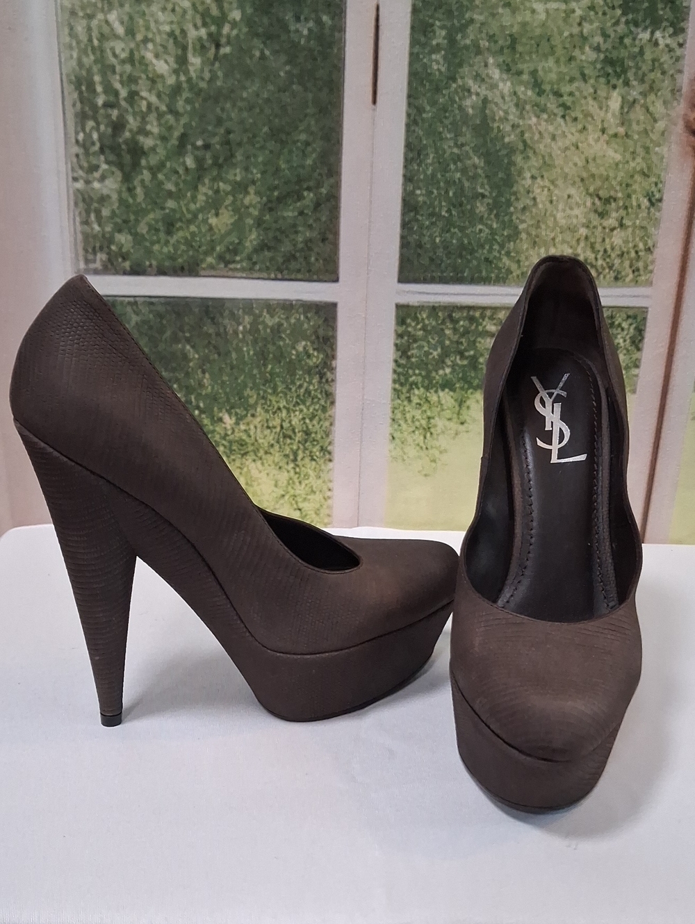 Yves Saint Laurent Tribtoo Brown Leather Platform Pumps EU 38 US 7.5-8 YSL